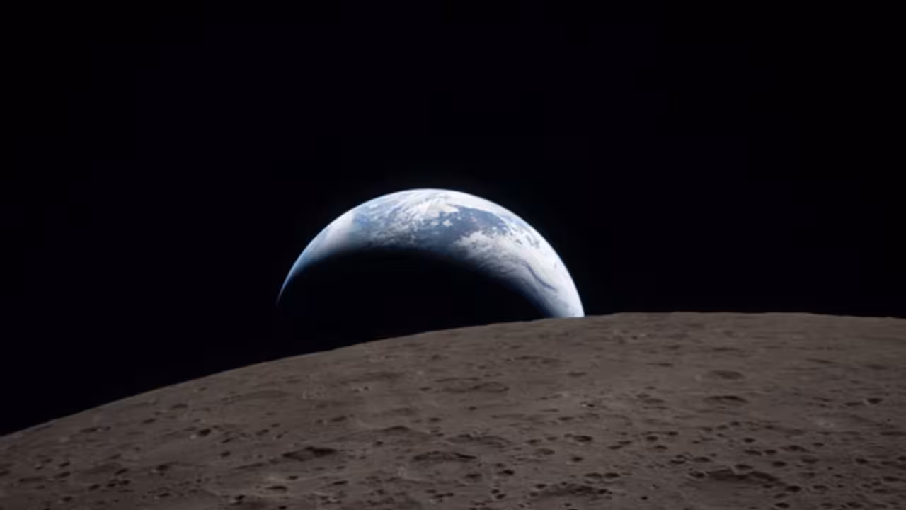Artemis-2 | భూమి దిశగా వ్యోమగాముల ప్రయాణం షురూ.. 40వేల కిలోమీటర్ల వేగంతో దూసుకెళ్తున్న నౌక..!