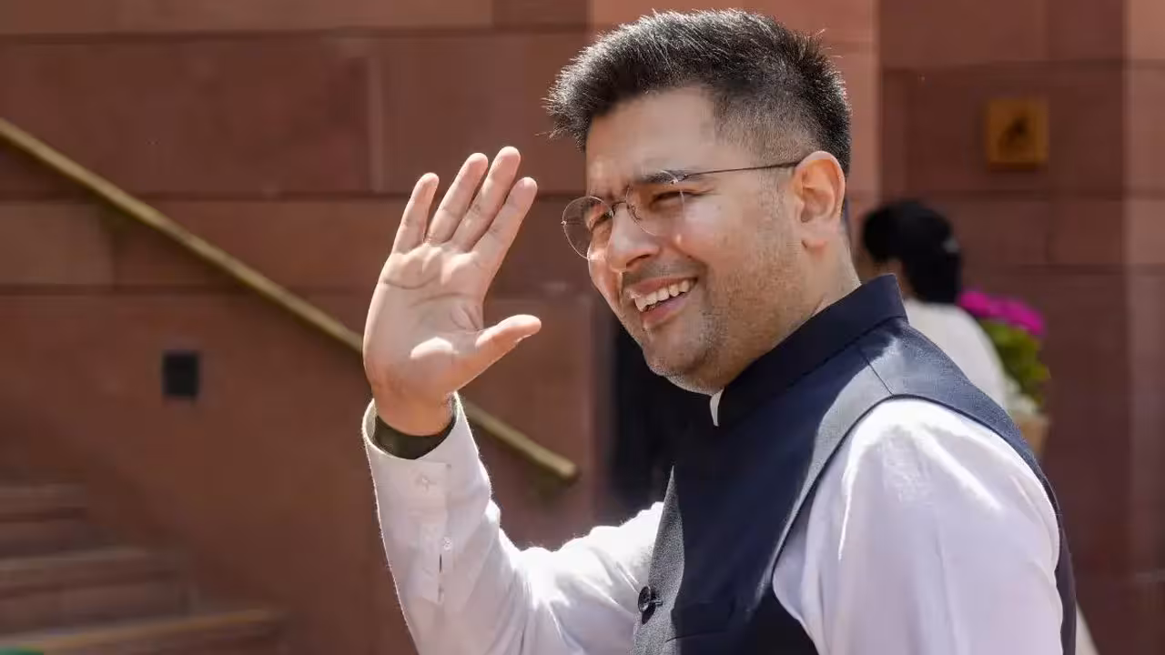 Raghav Chadha | బీజేపీలో చేరిన రాఘవ్ చద్దా.. భారీగా తగ్గిన ఫాలోవర్స్..!
