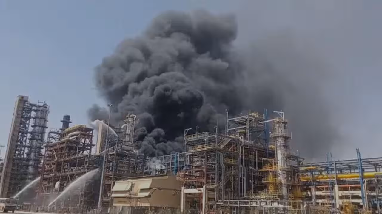 Rajasthan Refinery | ప్రారంభానికి 24 గంటల ముందు.. రాజస్థాన్ పెట్రోల్ రిఫైనరీలో భారీ అగ్నిప్రమాదం