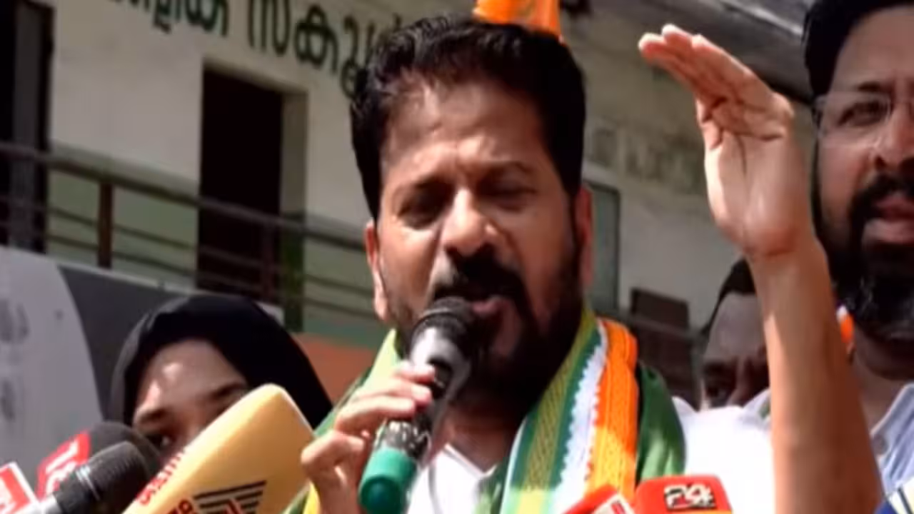 CM Revanth Reddy | కేసీఆర్ను మార్చినట్టే ఇప్పడు విజయన్ను మార్చండి: కేరళంలో సీఎం రేవంత్