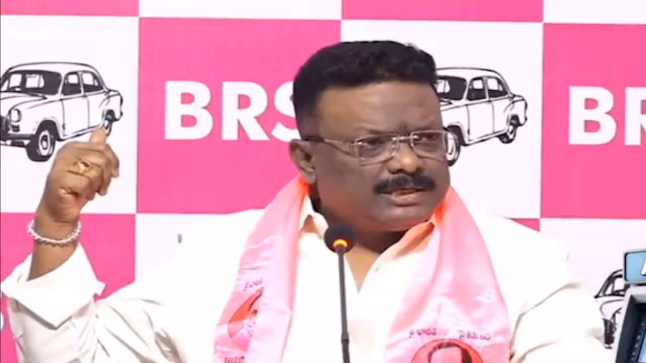 Dasoju Sravan Kumar | కాంగ్రెస్ భూ దొంగలపై ధర్మ యుద్ధం ఆపం: ఎమ్మెల్సీ దాసోజు శ్రవణ్