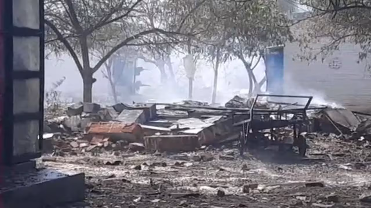 Fireworks blast | బాణాసంచా గోదాంలో భారీ పేలుడు.. తమిళనాడులో ఘటన