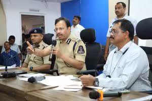 CP Sajjanar | ఆహార పదార్థాల కల్తీని ఉపేక్షించం.. ప్రజల ప్రాణాలతో చెలగాటమాడొద్దు: సీపీ వీసీ సజ్జనార్ హెచ్చరిక