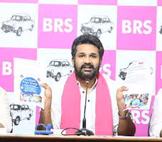 Manne Krishank | కేసీఆర్కు నోటీసెందుకు పంపారో చెప్పండి: సీతక్కకు క్రిశాంక్ ప్రశ్న