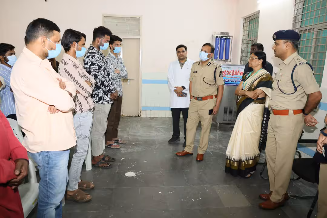 CP Sajjanar | రాత్రివేళల్లో యువతకు డ్రగ్ టెస్టులు చేయండి: సీపీ సజ్జనార్