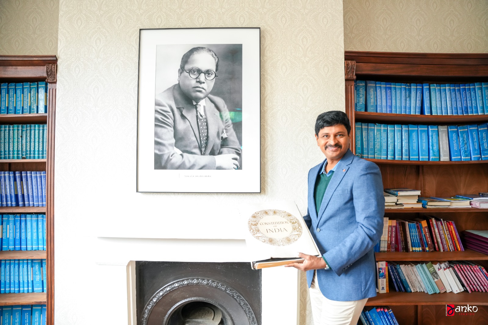 Santhosh Kumar | అంబేద్కర్ ఇంట్లో మాజీ ఎంపీ సంతోష్ కుమార్ - Image 6