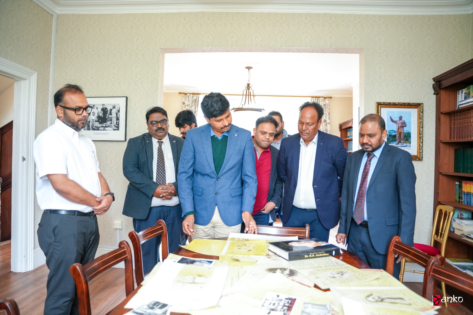 Santhosh Kumar | అంబేద్కర్ ఇంట్లో మాజీ ఎంపీ సంతోష్ కుమార్ - Image 4