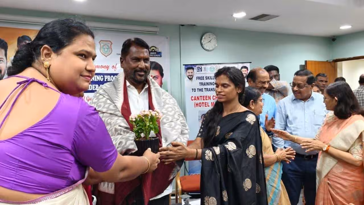 Transgenders | ట్రాన్స్జెండర్లకు డ్రోన్ పైలట్ శిక్షణ.. 91 మందికి లబ్ధి