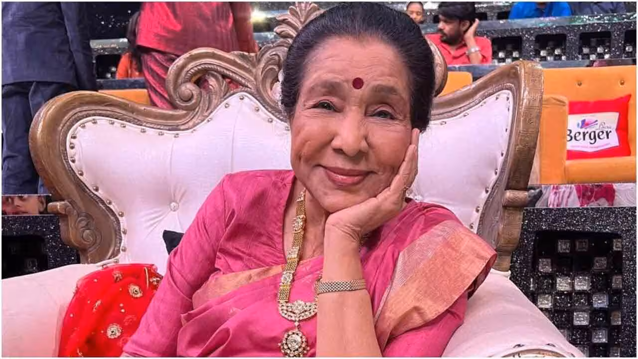 Asha Bhosle | ప్రముఖ గాయని ఆశా భోస్లేకు గుండెపోటు..!