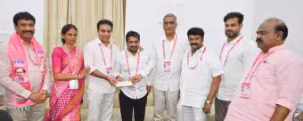Avinash Reddy | బీఆర్ఎస్కు అవినాష్ రెడ్డి రూ.10 లక్షల విరాళం.. కేటీఆర్కు చెక్కు అందజేత