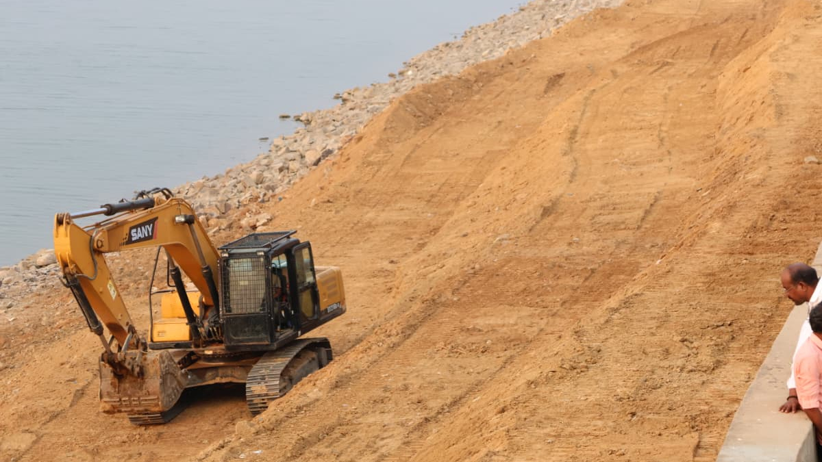 Minister Damodar Rajanarsimha Reviews Singur Dam Safety Focuses on Tourism and Education in Andole