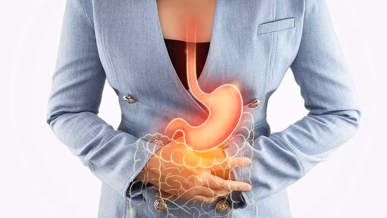 Digestive Health Problems | జీర్ణ సమస్యలు తరచూ వస్తుంటే తేలిగ్గా తీసుకోవద్దు.. గ్యాస్ట్రో ఎంటరాలజిస్టు హెచ్చరిక..