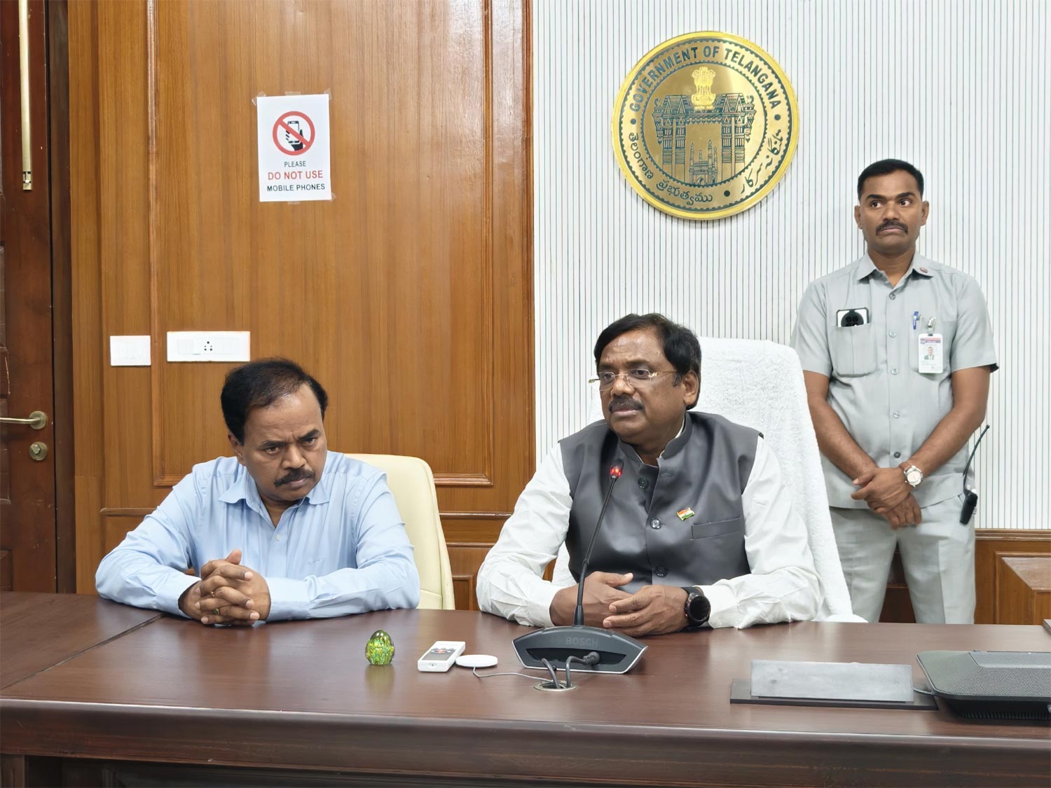 Telangana Govt Stands with Gig Workers Minister Vivek Hands Over Rs 5 Lakh Ex-Gratia to Deceased Workers Families