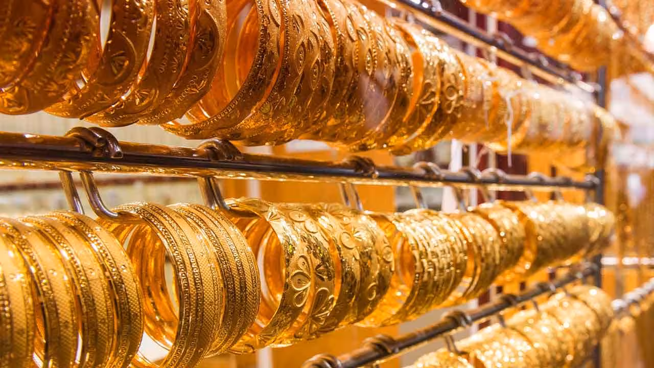 Gold And Silver Prices Today | ఈక్విటీ మార్కెట్లలో జోష్.. స్వల్పంగా పెరిగిన బంగారం ధరలు..