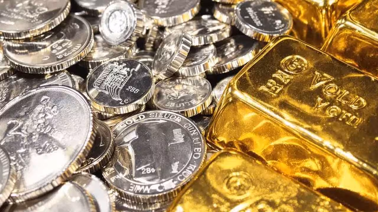 Gold And Silver Prices Today | భారీగా తగ్గిన బంగారం, వెండి ధరలు.. బులియన్ మార్కెట్లలో అనిశ్చితి..