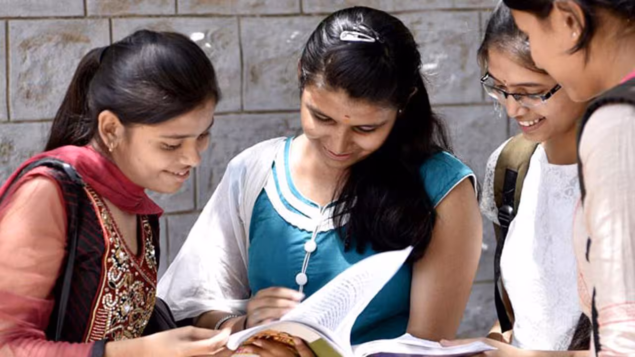 Intermediate | అకౌంట్స్, కామర్స్ కాంబినేషన్తో.. ఇంటర్లో కొత్త కోర్సు