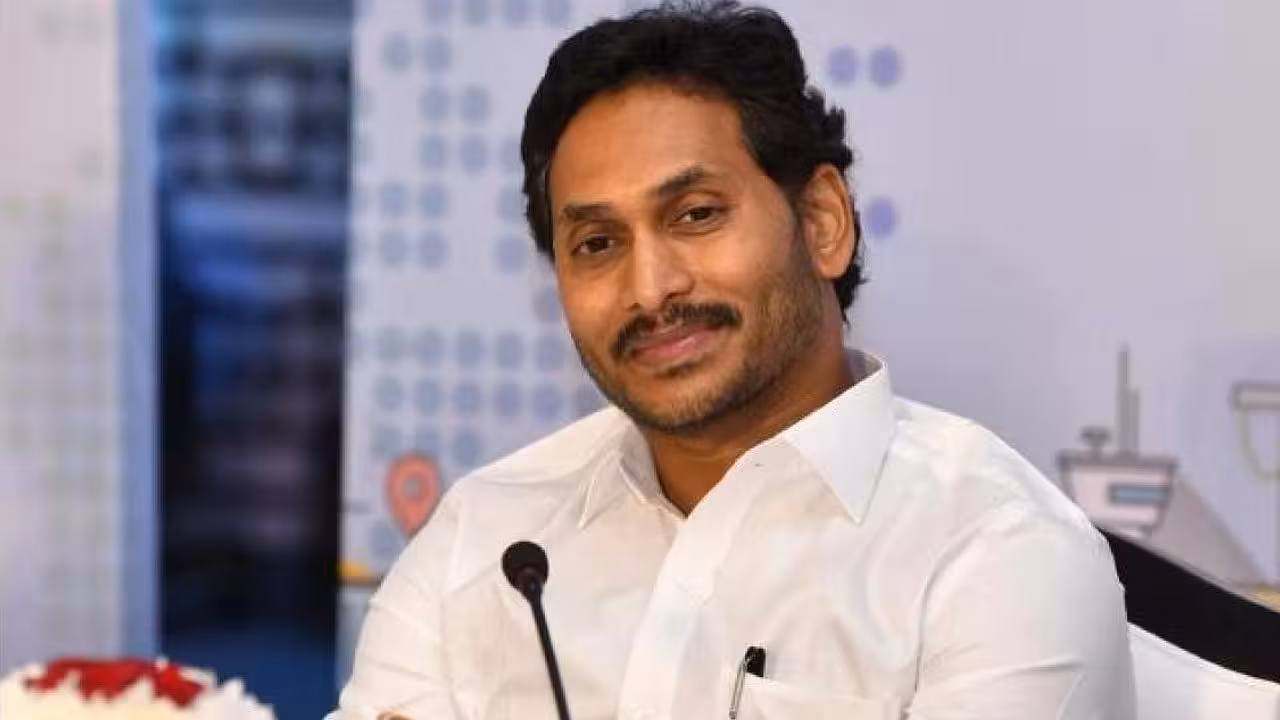 YS Jagan | న్యూ లుక్లో వైఎస్ జగన్.. ఫ్యామిలీతో విదేశీ పర్యటనకు..