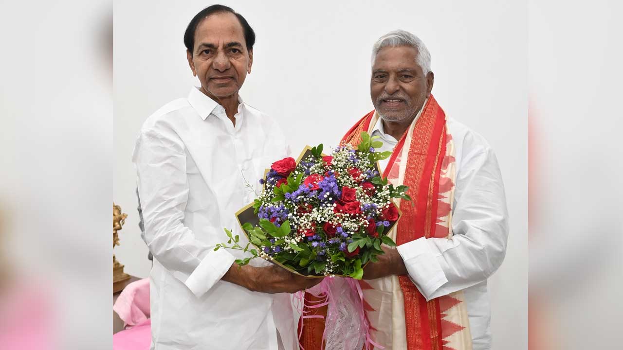 ఎర్రవల్లి ఫామ్ హౌజ్లో కేసీఆర్తో జీవన్ రెడ్డి భేటీ.. ఫొటో గ్యాలరీ - Image 1