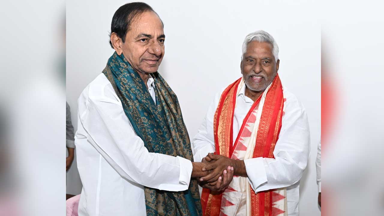 ఎర్రవల్లి ఫామ్ హౌజ్లో కేసీఆర్తో జీవన్ రెడ్డి భేటీ.. ఫొటో గ్యాలరీ - Image 4