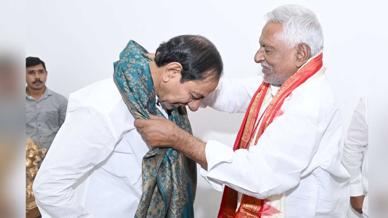 ఎర్రవల్లి ఫామ్ హౌజ్లో కేసీఆర్తో జీవన్ రెడ్డి భేటీ.. ఫొటో గ్యాలరీ - Image 5