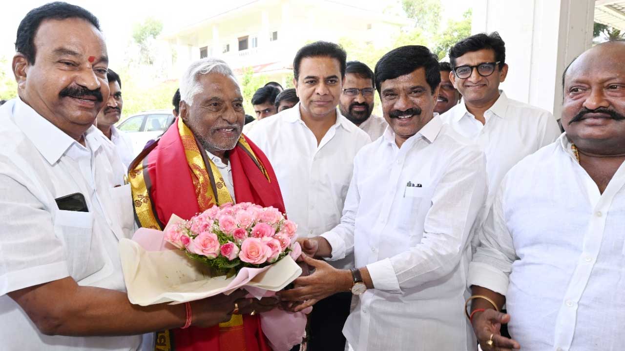 ఎర్రవల్లి ఫామ్ హౌజ్లో కేసీఆర్తో జీవన్ రెడ్డి భేటీ.. ఫొటో గ్యాలరీ - Image 7