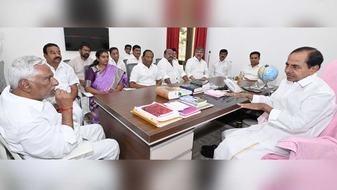 ఎర్రవల్లి ఫామ్ హౌజ్లో కేసీఆర్తో జీవన్ రెడ్డి భేటీ.. ఫొటో గ్యాలరీ - Image 9