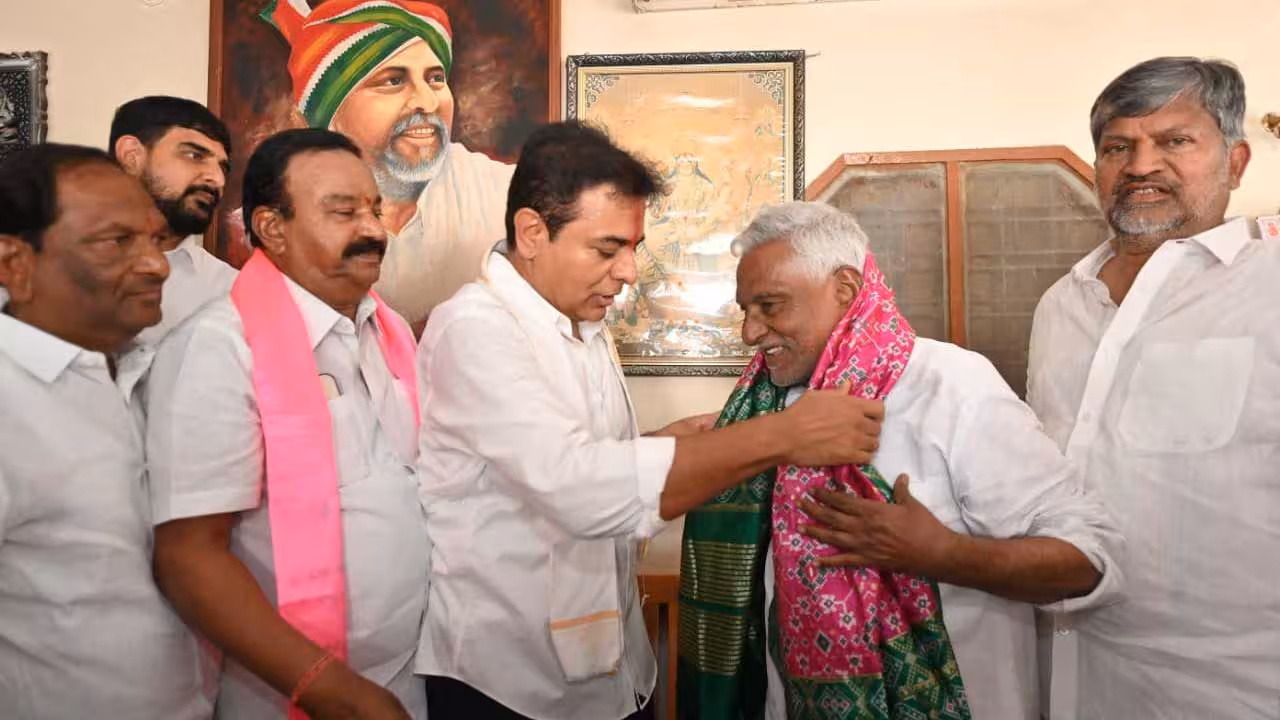 Jeevan Reddy | త్వరలోనే కారెక్కుతా.. కేసీఆర్తో కలిసి పని చేస్తా : జీవన్ రెడ్డి