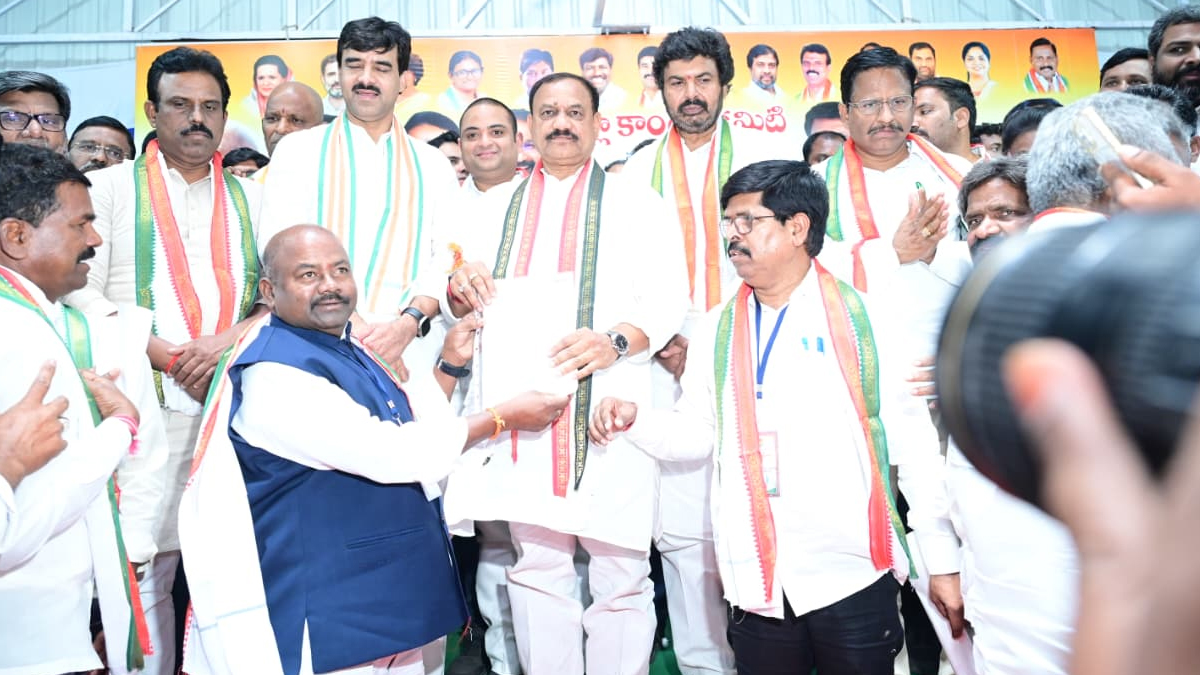 TPCC Chief Mahesh Kumar Goud Slams KTR & Harish Rao at Mahabubnagar Congress Meeting