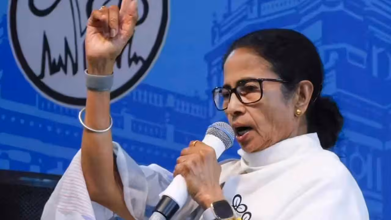 Mamata Banerjee | బెంగాల్ ప్రభుత్వాన్ని కూల్చేందుకు బీజేపీ రూ.1వేయి కోట్ల ఒప్పందం చేసుకుంది: సీఎం మమతా బెనర్జీ