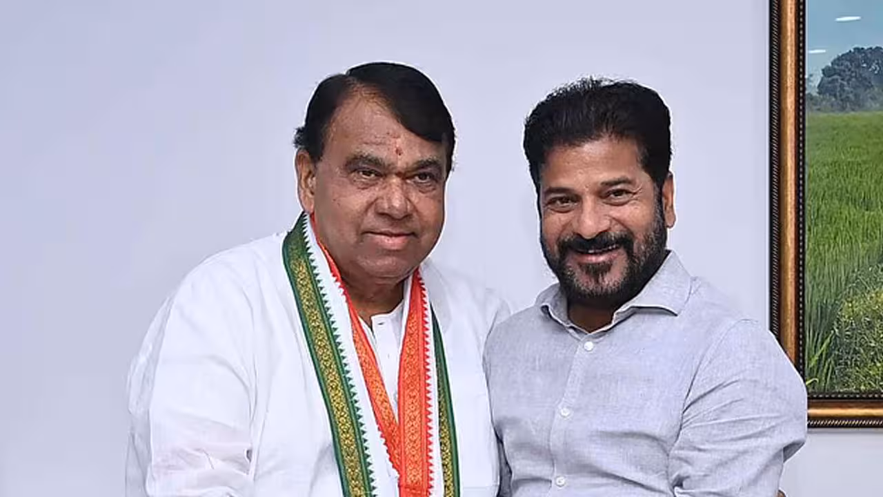 Pocharam Srinivas Reddy | ఇచ్చిన మాట తప్పిన రేవంత్.. నిధులు మంజూరు చేయాలని మంత్రుల కాళ్లు మొక్కాల్నా?: బాన్సువాడ ఎమ్మెల్యే పోచారం