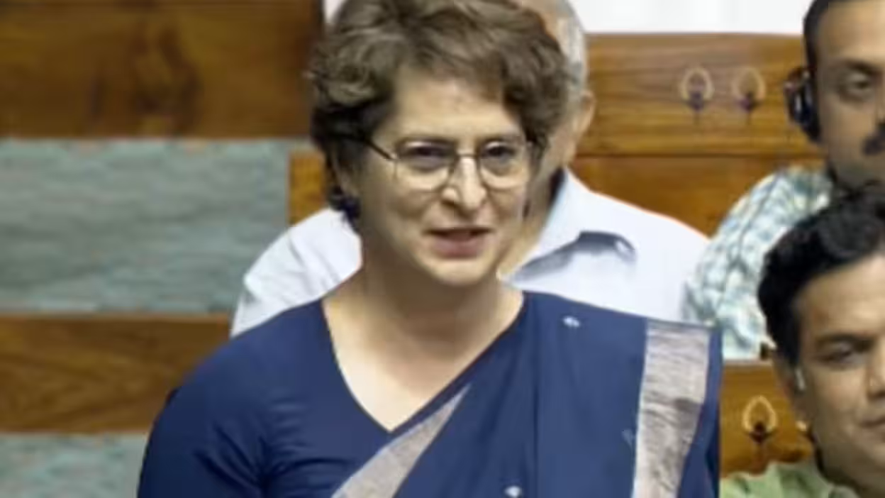 Women’s Reservation Bill 2026 | రాజకీయ వాసన వస్తోంది.. మహిళా రిజర్వేషన్ బిల్లుపై ప్రియాంకా గాంధీ సంచలన వ్యాఖ్యలు