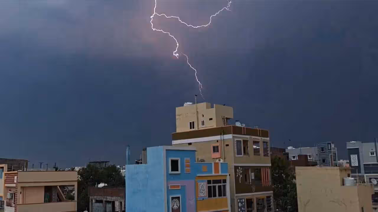 Hailstorm | హైదరాబాద్లో వడగండ్ల వాన..