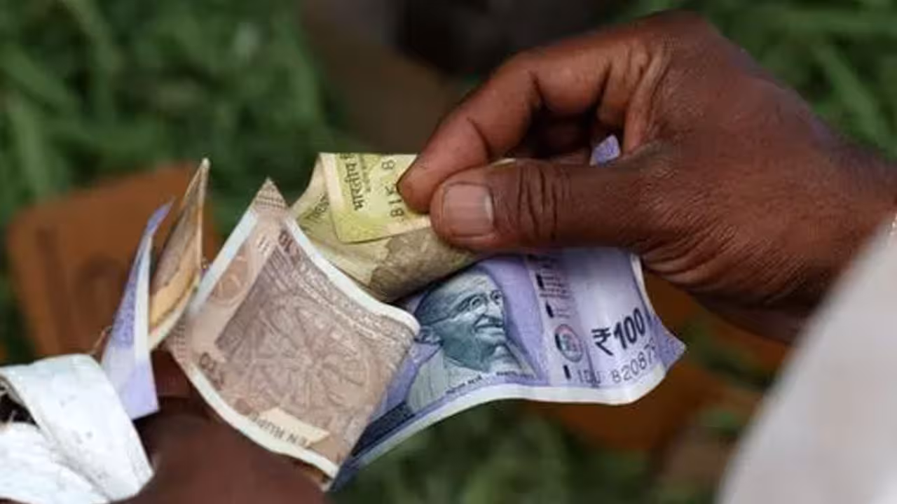 Rupee | ఆల్టైమ్ కనిష్ఠానికి రూపాయి విలువ..