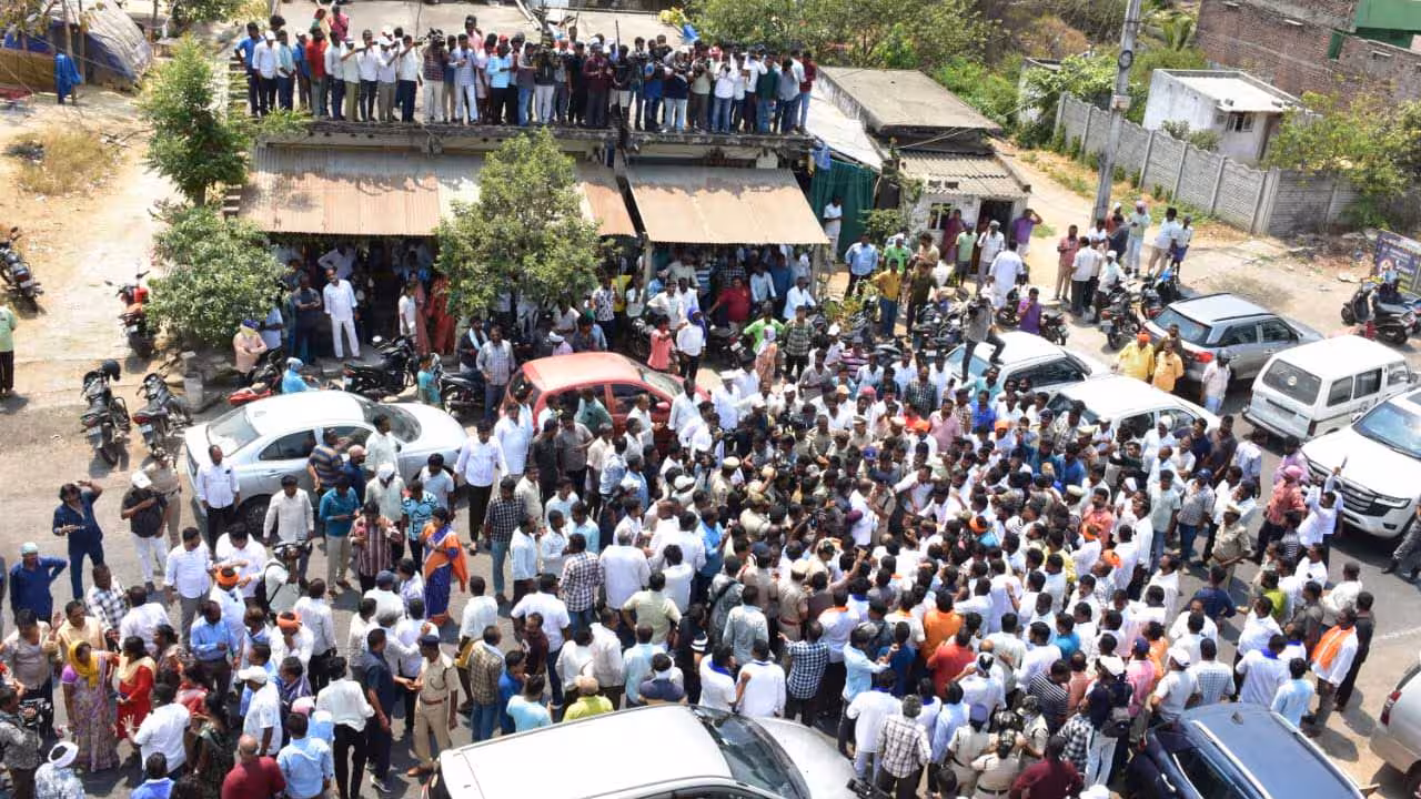 RTC Strike | అగ్గిరాజేసిన ఆత్మాహుతి.. మూడో రోజు ఆర్టీసీ సమ్మె ఉధృతం