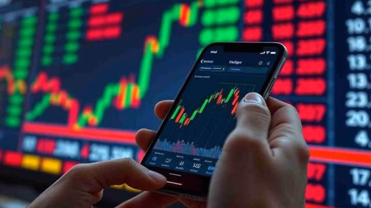 Stock Markets | స్వల్ప లాభాల్లో ముగిసిన దేశీయ స్టాక్ మార్కెట్లు.. పెట్టుబడిదారుల్లో పెరుగుతున్న ఆందోళన..