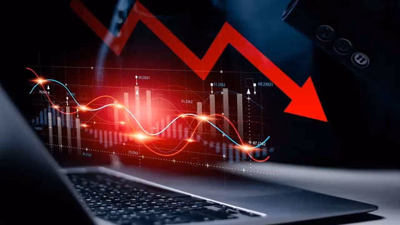 Stock Markets | భారీ నష్టాల్లో కొనసాగుతున్న స్టాక్ మార్కెట్లు.. ట్రంప్ డెడ్లైన్ ముగుస్తున్నందునే..?