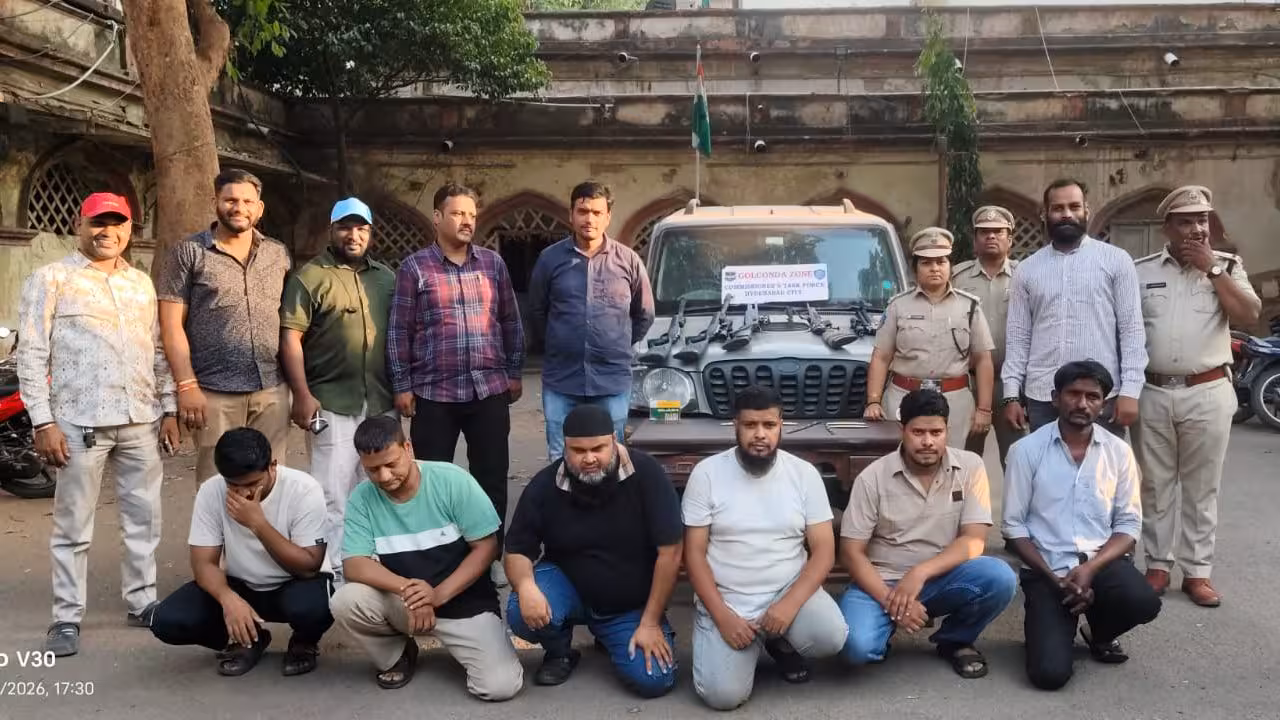 Illegal Hunting | అటవీ జంతువులను వేటాడుతున్న ముఠా అరెస్ట్.. నాలుగు ఎయిర్ గన్స్ స్వాధీనం..!