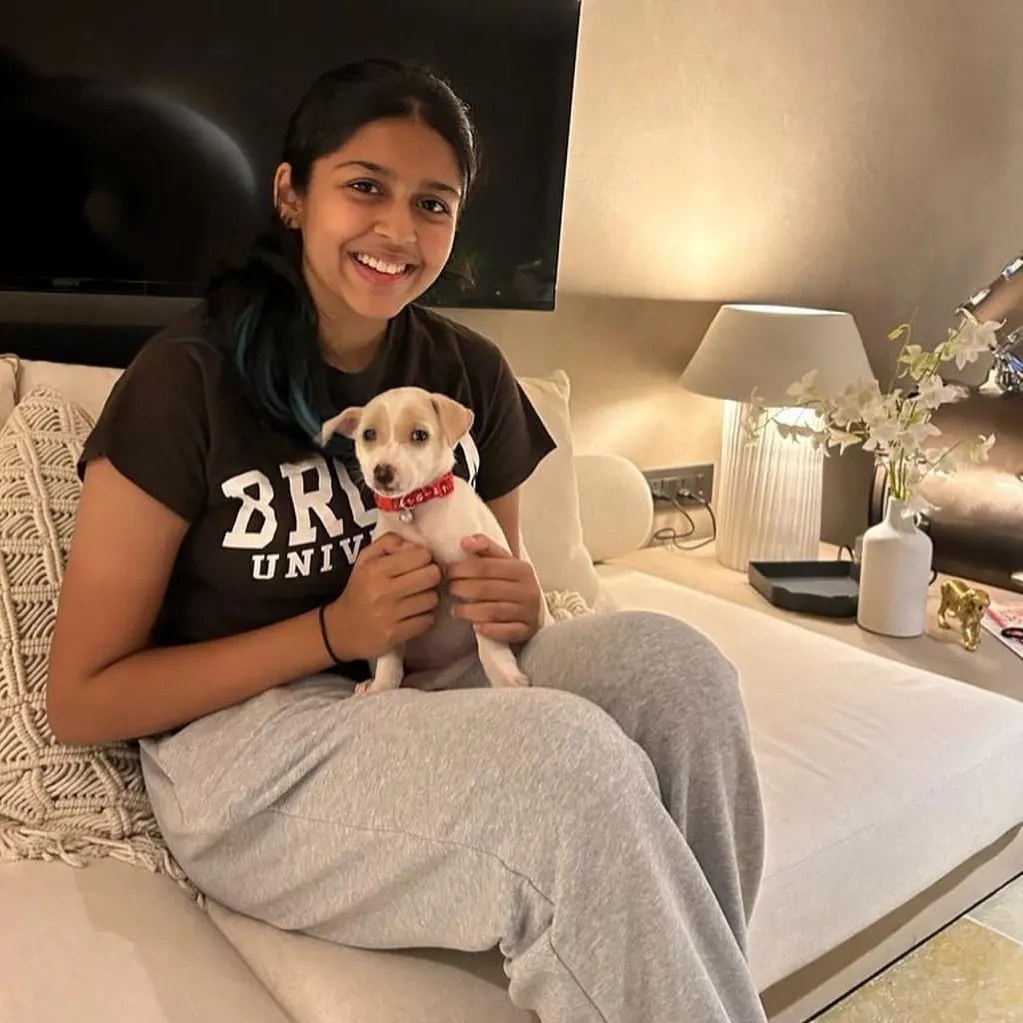 సూర్య ఫ్యామిలీ ఫొటోలు సోషల్ మీడియాలో వైరల్ అవుతోన్నాయి.