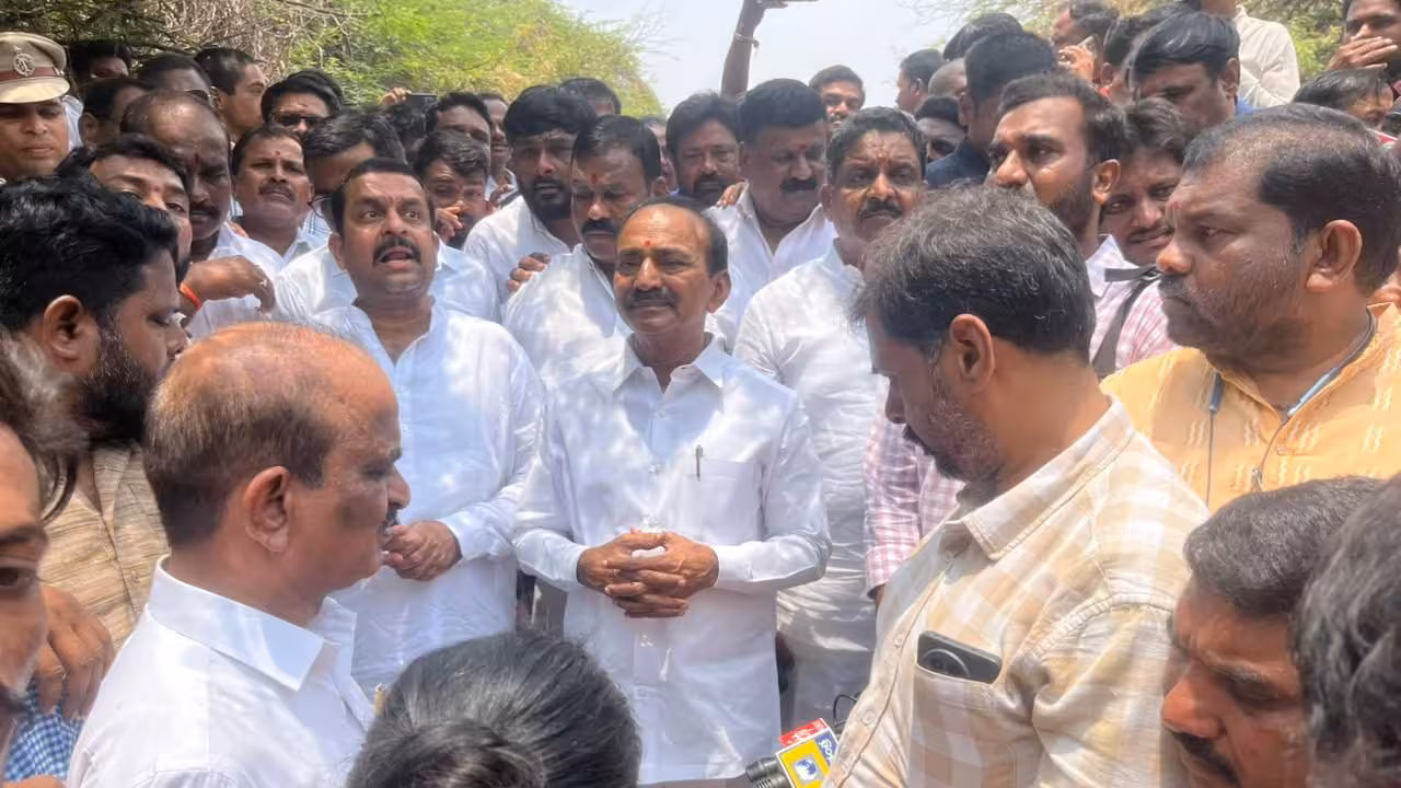 Etela Rajender | భూదాన్ భూముల సమస్య పరిష్కారానికి చర్చలు జరపాలి : ఈటల రాజేందర్