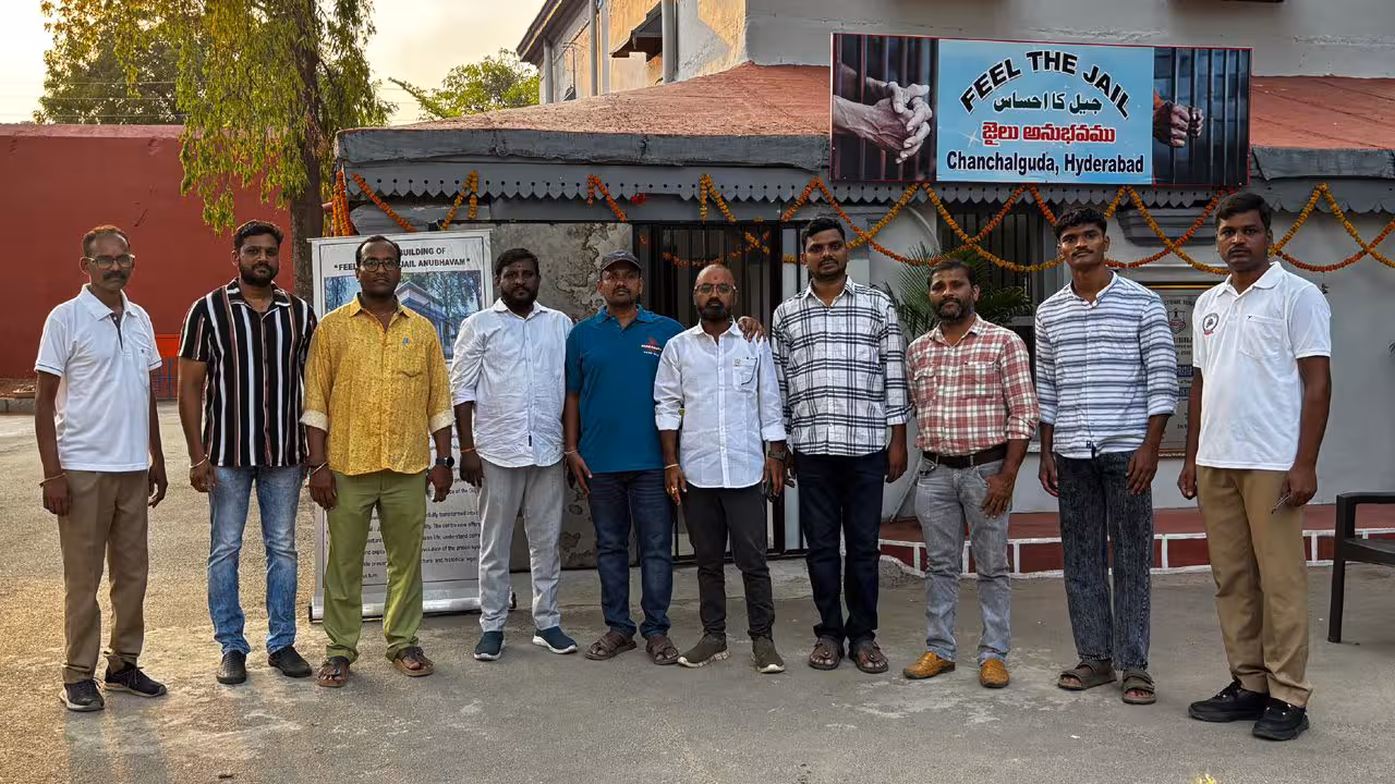Feel The Jail | చంచల్గూడ జైలు మ్యూజియం సందర్శించిన యూత్ ఫర్ యాంటీ కరప్షన్ బృందం