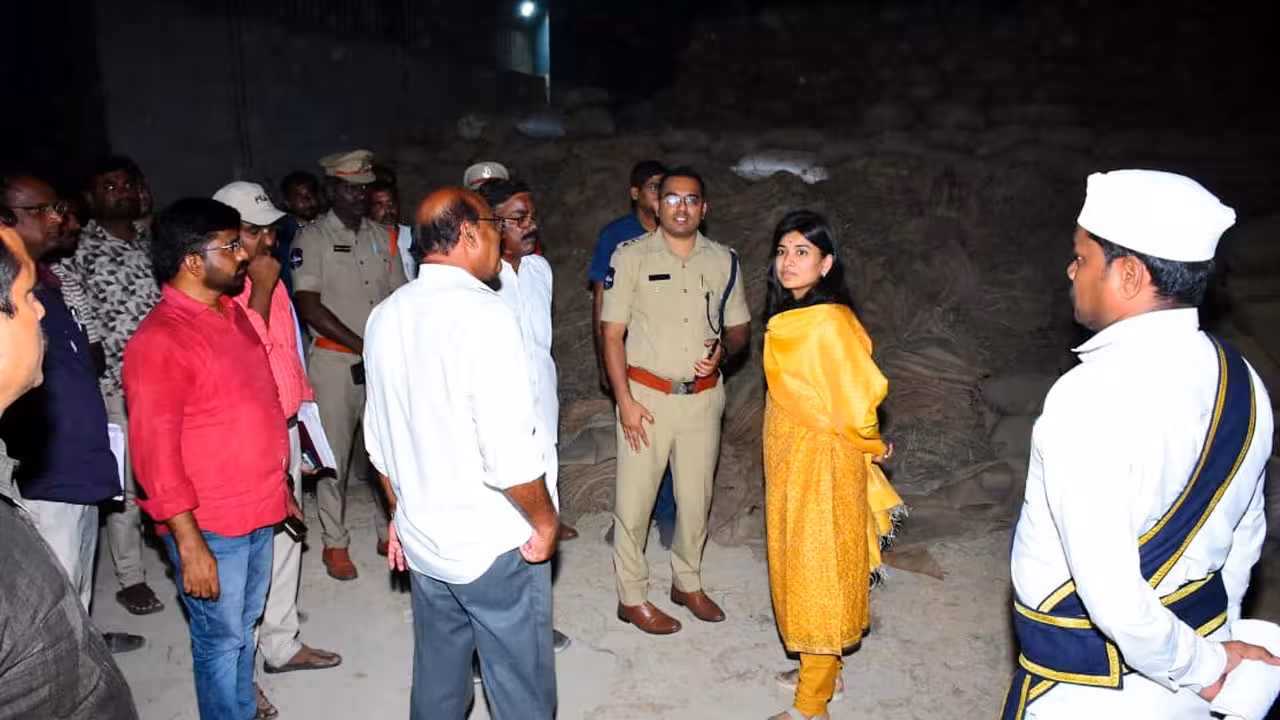 Garima Agrawal | లారీల సంఖ్యను మరింత పెంచాలి.. కలెక్టర్ గరిమ అగ్రవాల్ ఆదేశం
