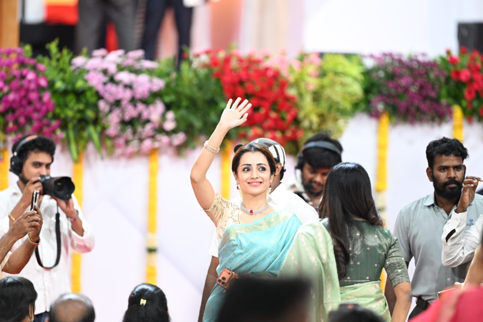 Trisha | తమిళనాడు సీఎంగా దళపతి విజయ్ – ప్రమాణ స్వీకారోత్సవంలో త్రిష సందడి – ఫొటోలు వైరల్ - Image 2