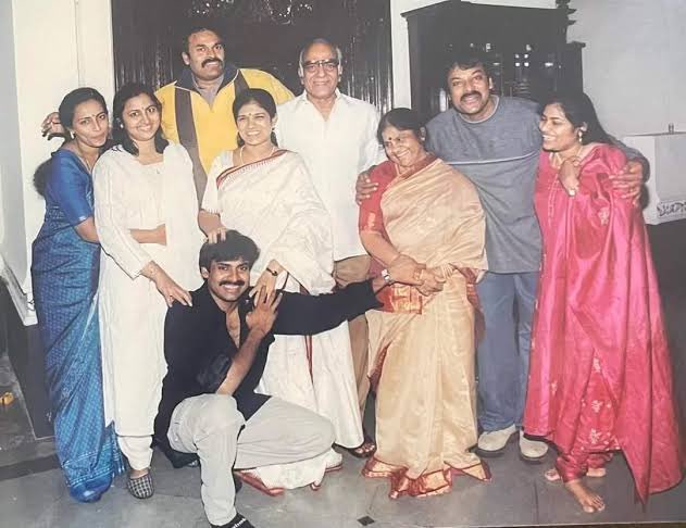 Chiranjeevi | విజయాల వెనుక త్యాగం…అమ్మ – మదర్స్ డే రోజు రేర్ ఫొటోస్తో మెగాస్టార్ చిరంజీవి స్పెషల్ విషెస్ - Image 2