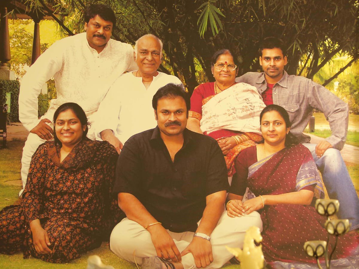 Chiranjeevi | విజయాల వెనుక త్యాగం…అమ్మ – మదర్స్ డే రోజు రేర్ ఫొటోస్తో మెగాస్టార్ చిరంజీవి స్పెషల్ విషెస్ - Image 1