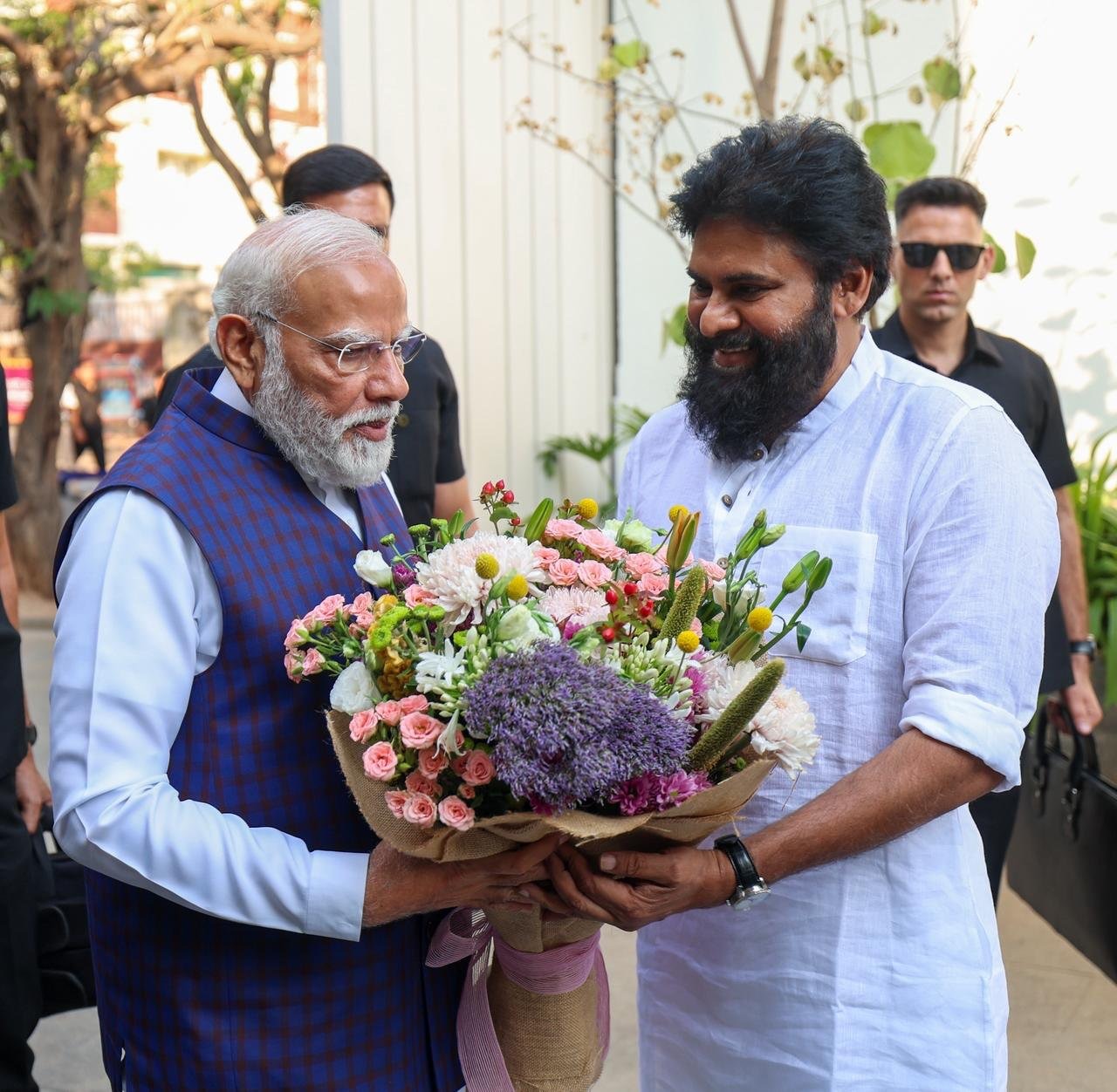 Pawan Kalyan | ప్రధాని మోదీతో పవన్ కళ్యాణ్, అకీరా నందన్ – ఫొటోలు వైరల్ - Image 2