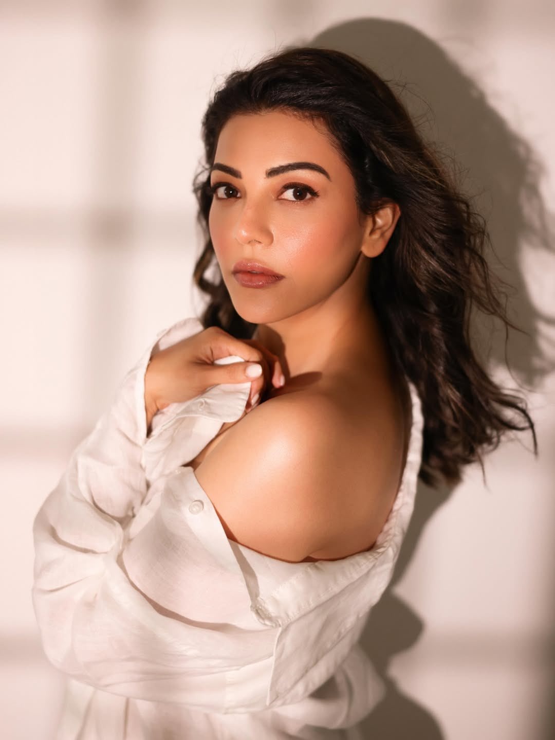 Kajal Aggarwal ట్రెండీ లుక్లో మెరిసిన కాజల్ – కొత్త ఫొటోలు చూశారా? - Image 1
