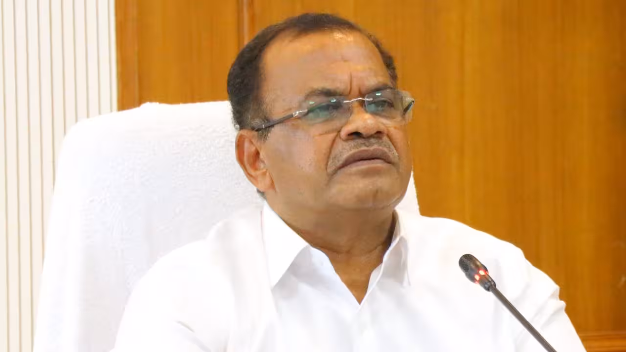 HAM Road Projects | మెరుగైన రహదారులతోనే సమగ్రాభివృద్ధి : మంత్రి కోమటిరెడ్డి