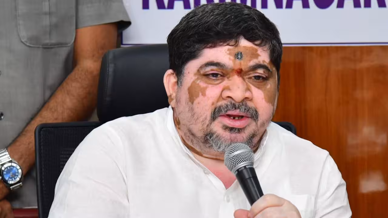 Minister Ponnam Prabhakar | వరి కొయ్యకాలు తగులబెట్టవద్దు.. రైతులను కోరిన మంత్రి పొన్నం ప్రభాకర్