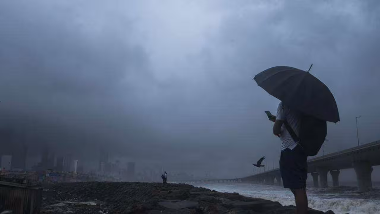 Monsoon | తీపికబురు చెప్పిన ఐఎండీ.. నైరుతి వచ్చేస్తోంది..!