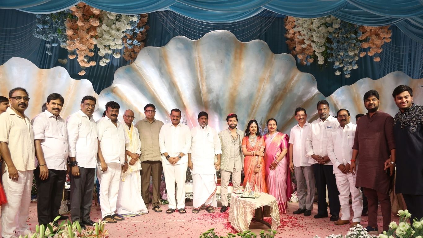 Bandla Ganesh | సందడిగా బండ్ల గణేష్ కూతురు ఎంగేజ్మెంట్ వేడుక – హాజరైన రాజకీయ, సినీ ప్రముఖులు ఎవరంటే? - Image 4